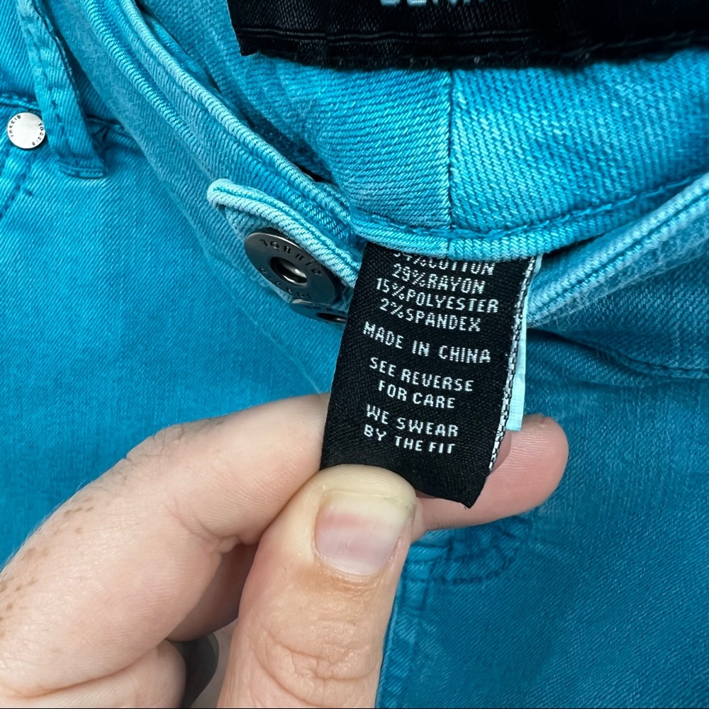 Torrid Denim Jeans 18 Blue Aqua Teal Solid Color 3 Buttons Turquoise Pants - Picture 5 of 6